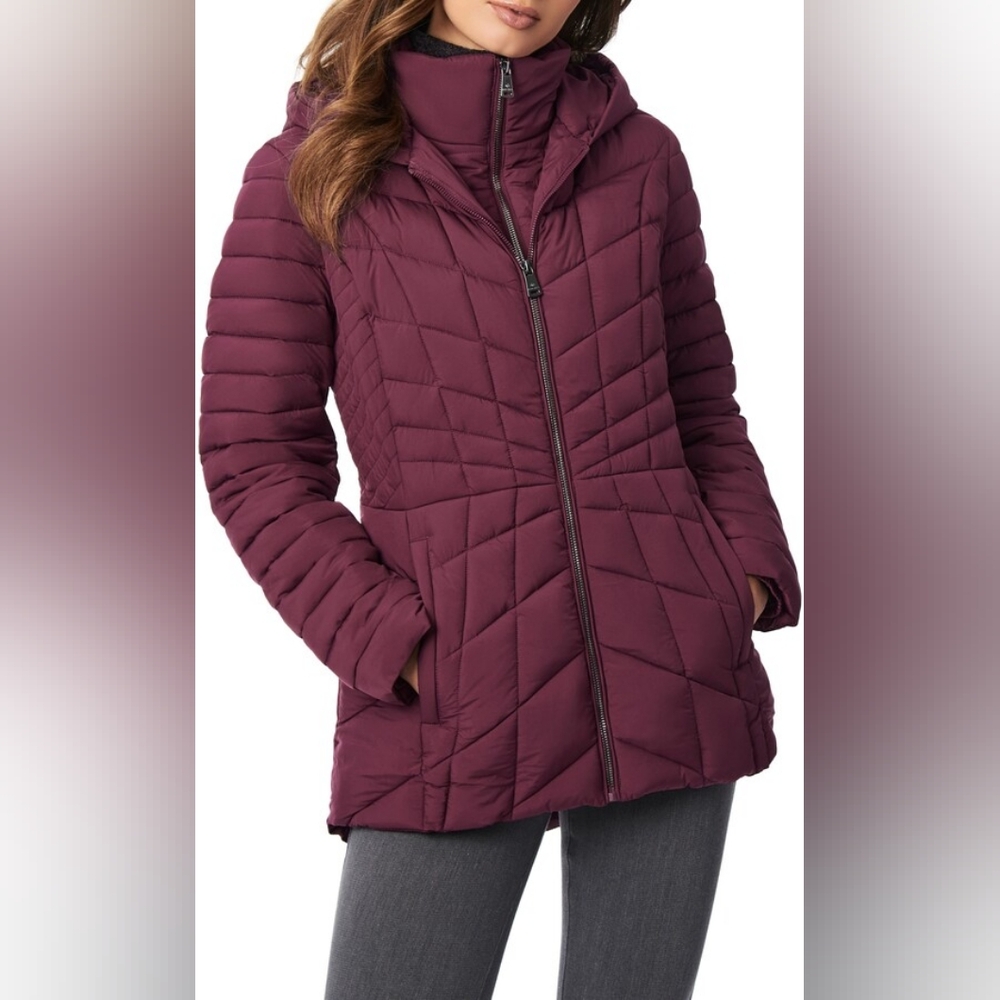 Bernardo Micro Touch Water Resistant Quilted Burgundy Jacket - Size Large